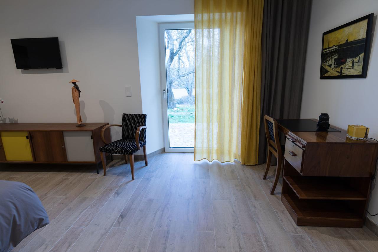Chut ! C'Est Ici Hotel Venelles Luaran gambar